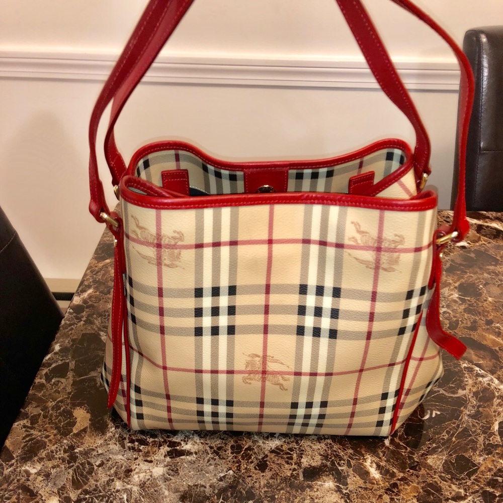 Burberry Tote—Horseferry Canterbury pre 2015